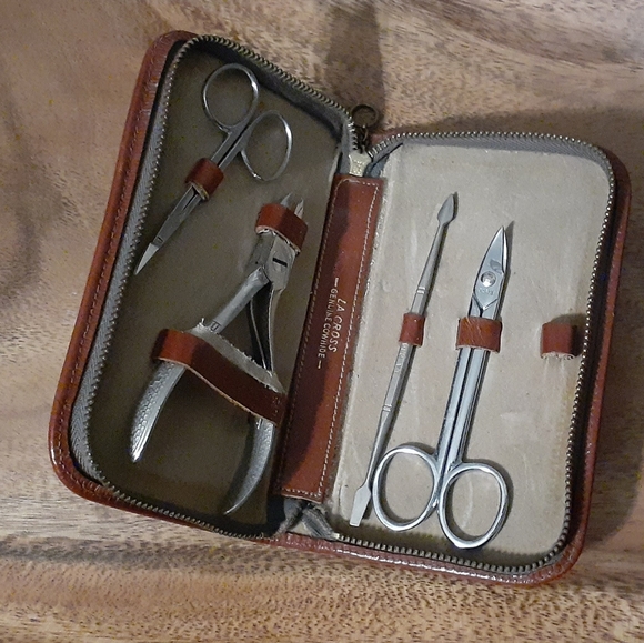 VINTAGE MENS 1960S MANICURE SET LA CROSS - Picture 2 of 3